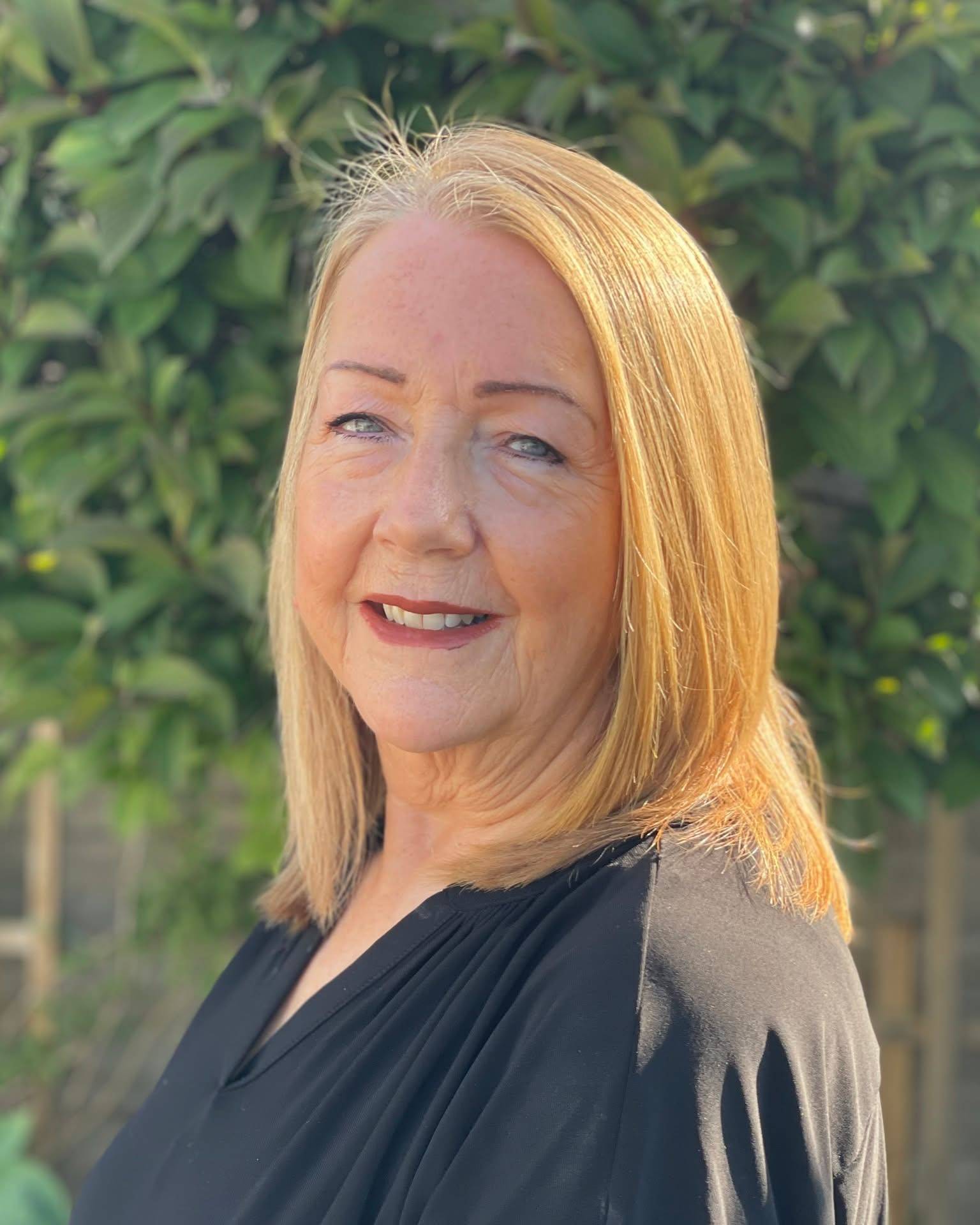 Carole Pickburn - Headshot