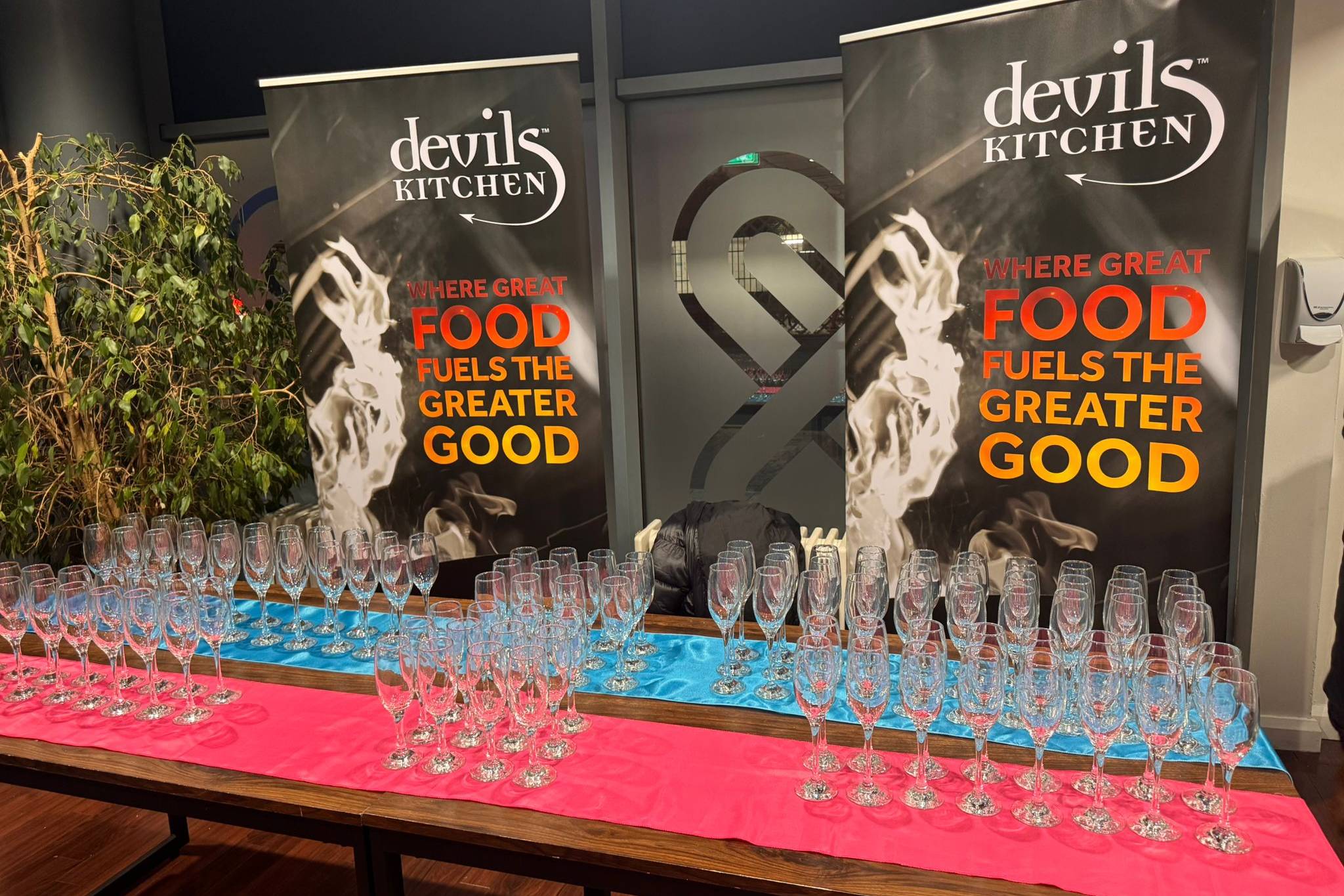 Devil's Kitchen Wide shot Glasses