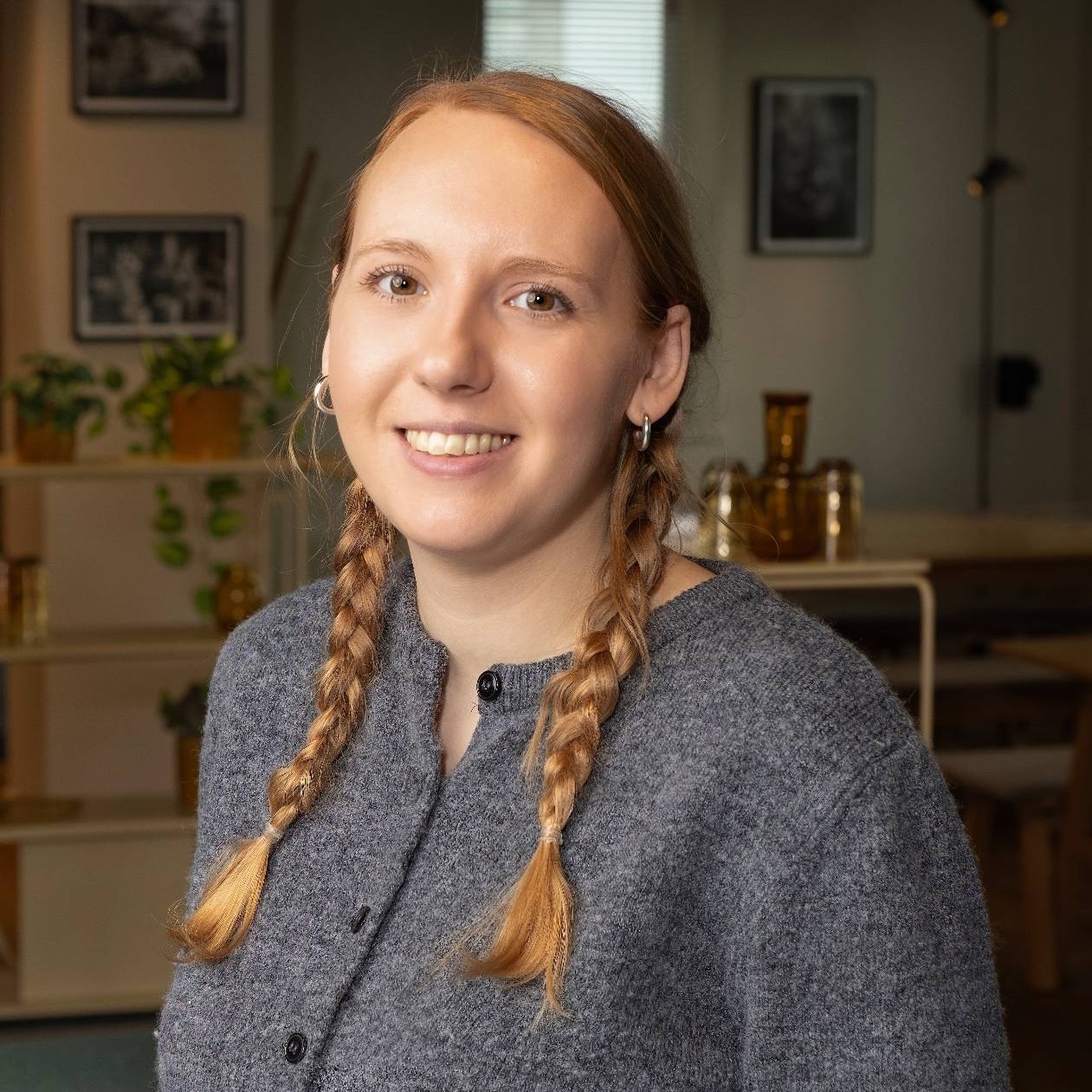 Alice Edmondson - Headshot