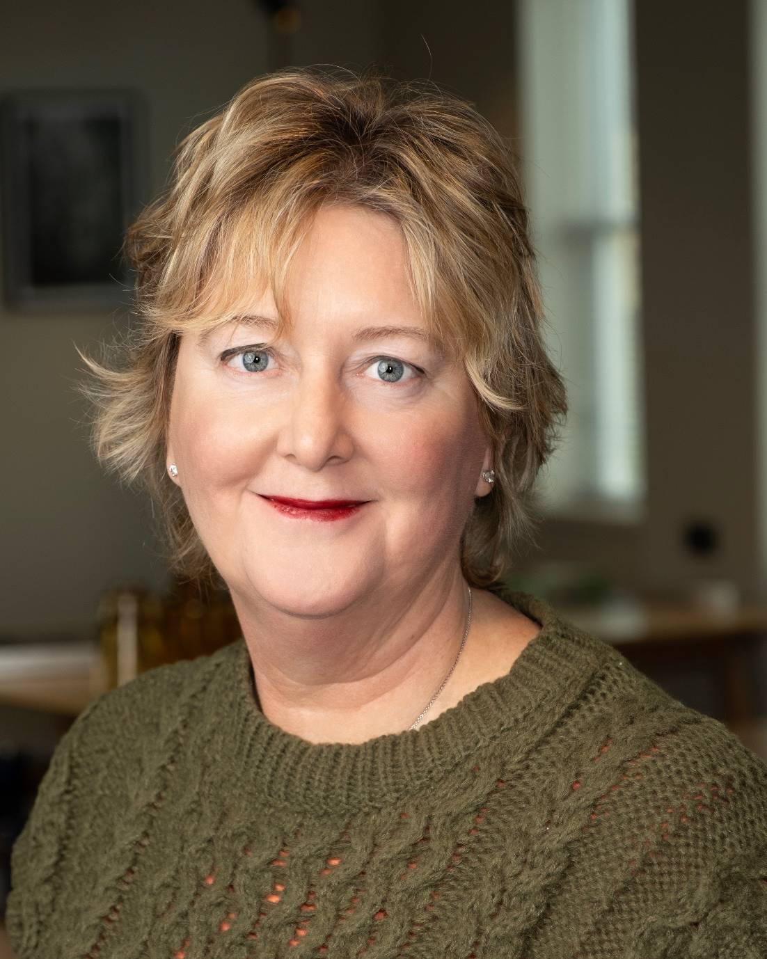 Cathy Philips - Headshot