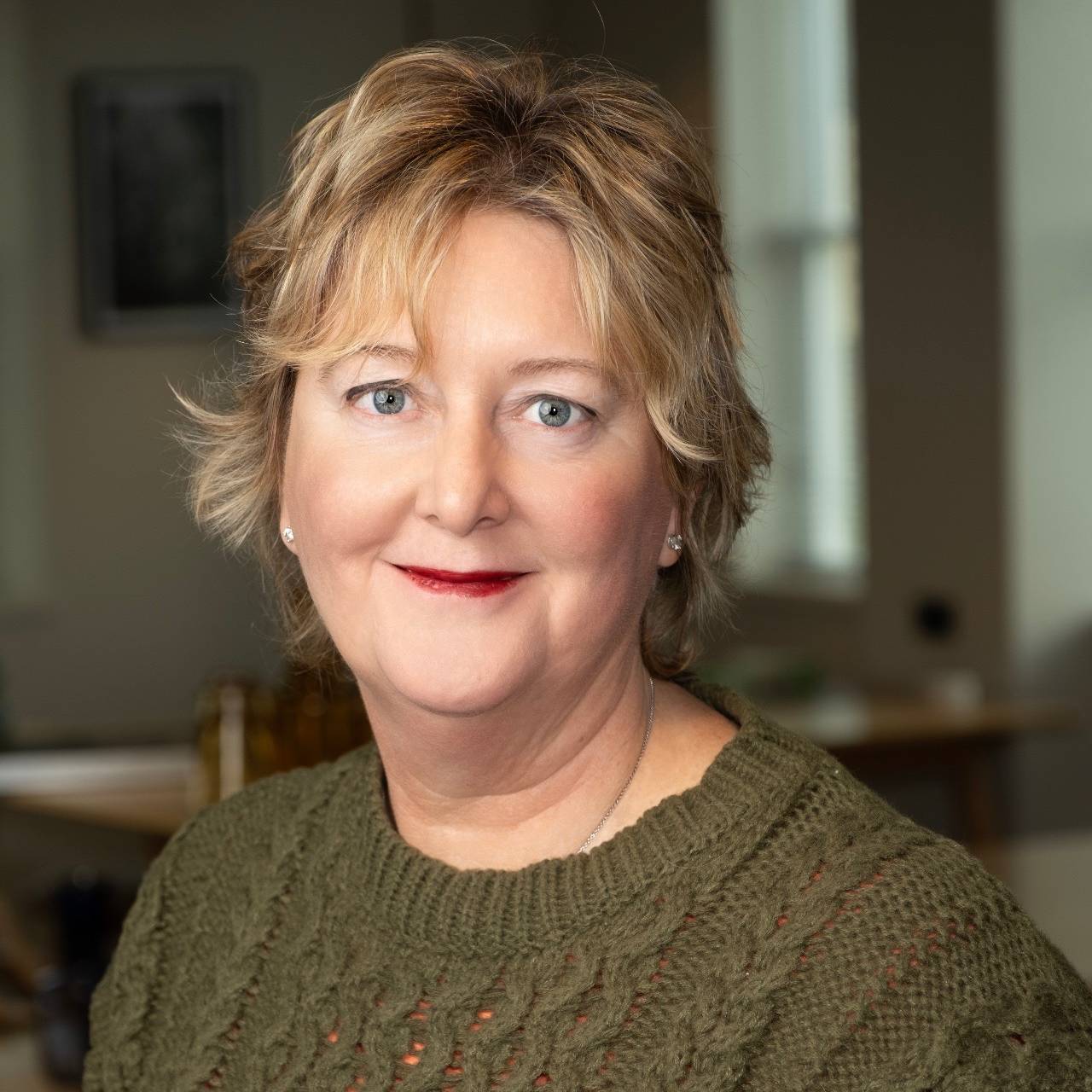 Cathy Philips - Headshot