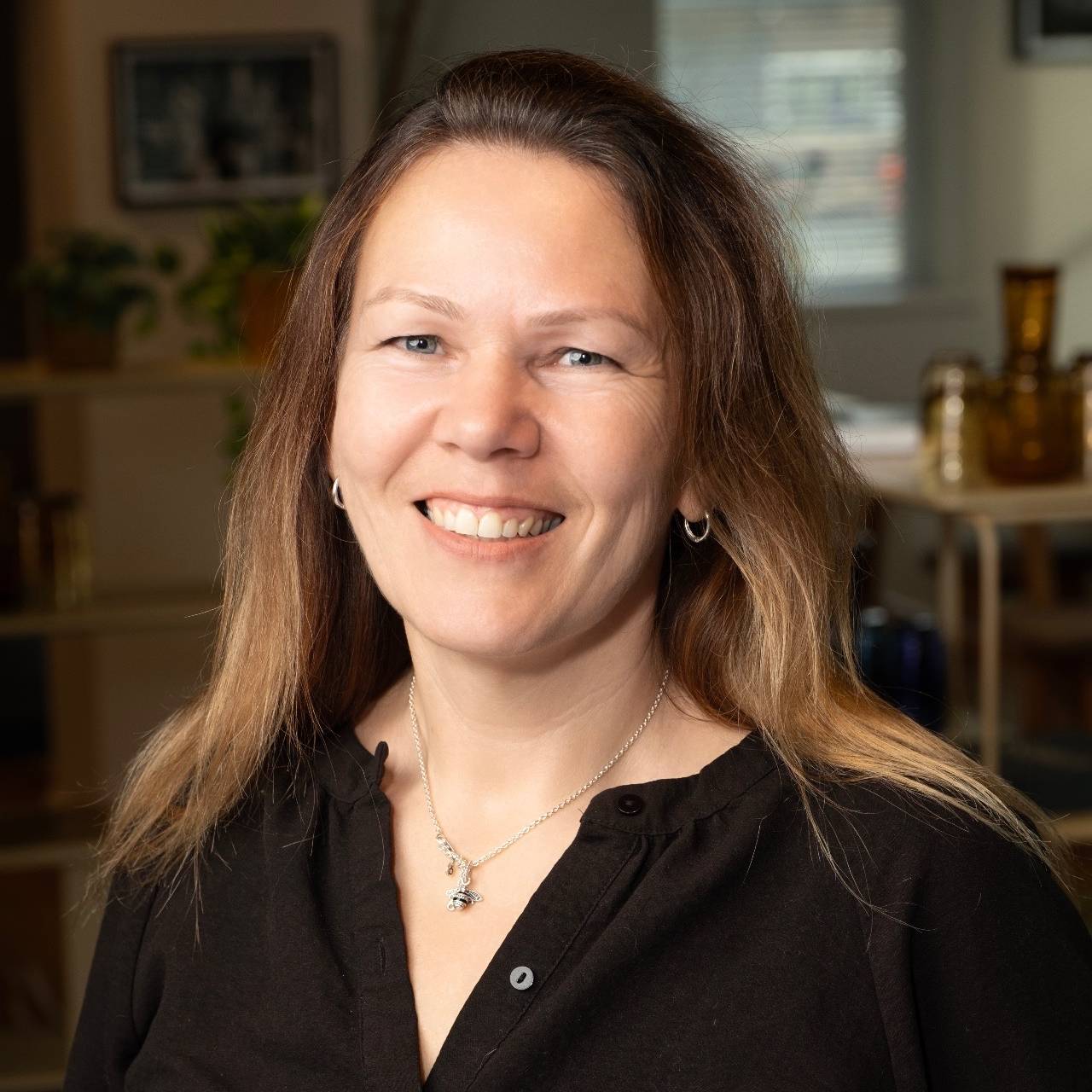 Claire Garbutt - Headshot