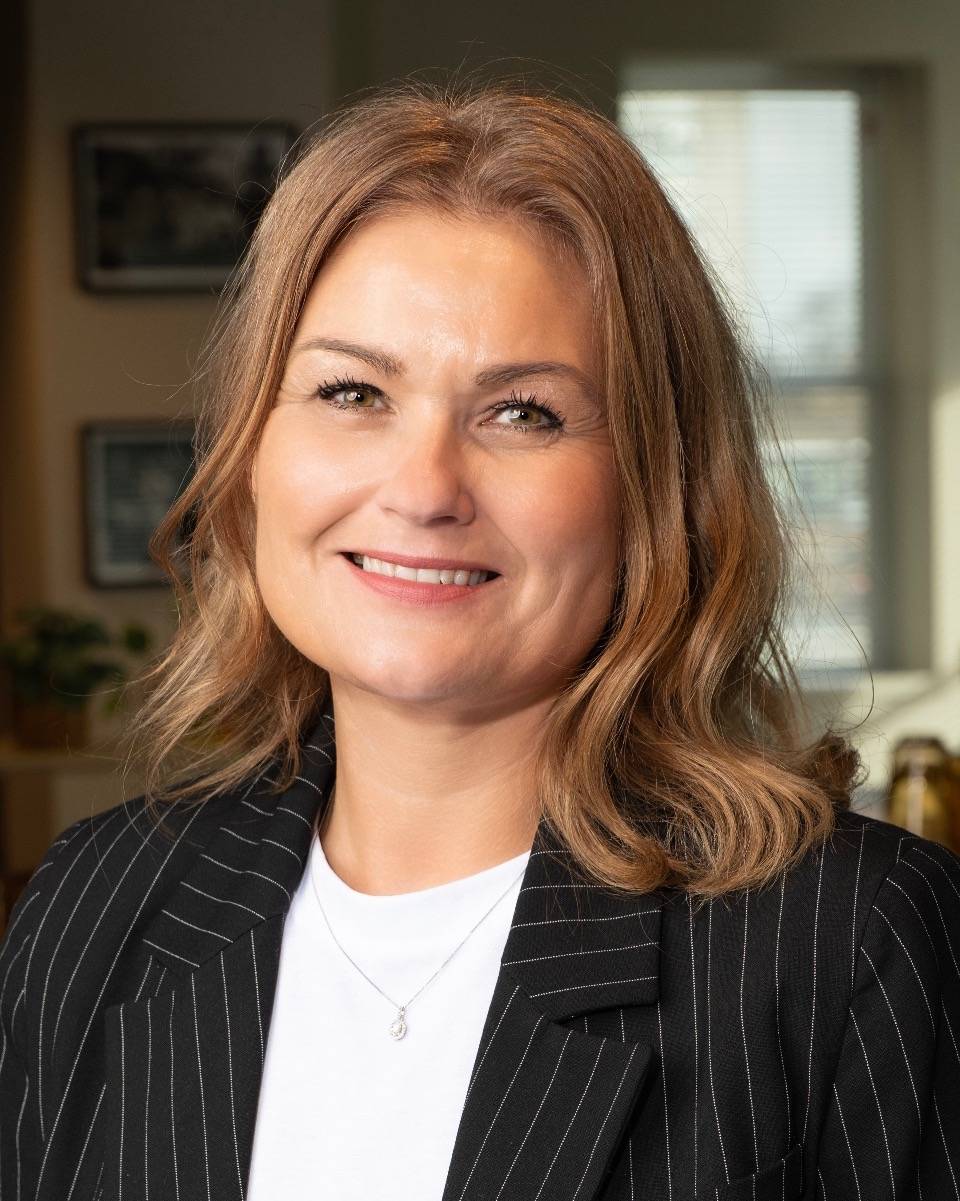 Clare Woodward Headshot