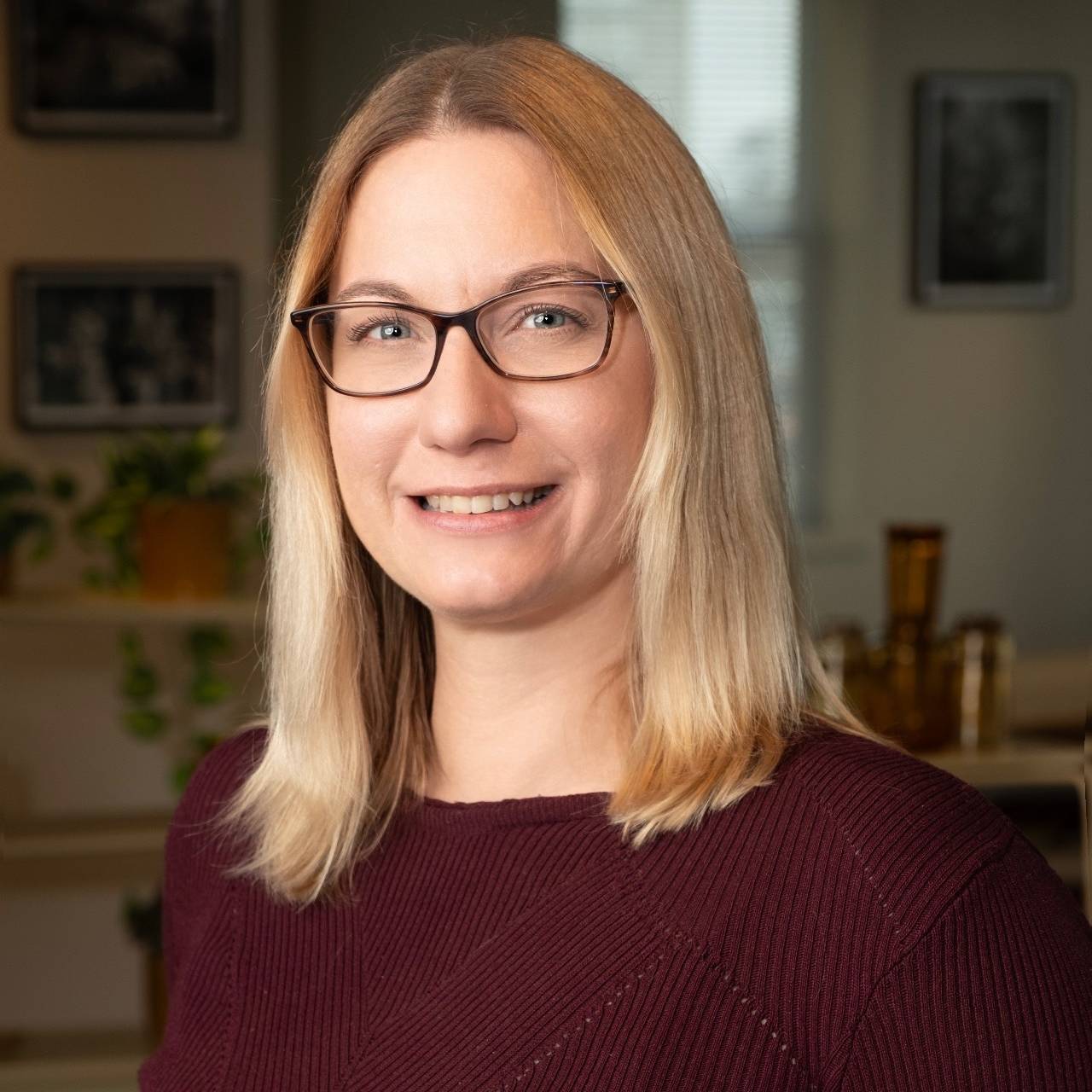 Helen Nicholls - Headshot